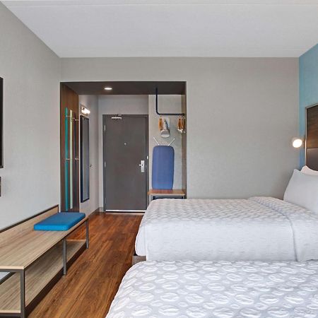 Tru By Hilton Toronto Airport West Hotel Mississauga Exterior photo