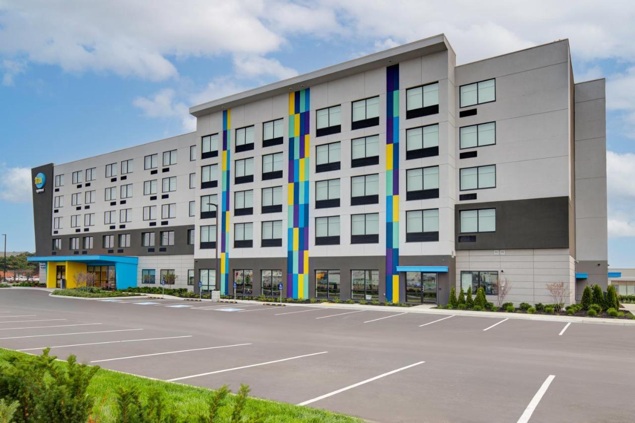 Tru By Hilton Toronto Airport West Hotel Mississauga Exterior photo