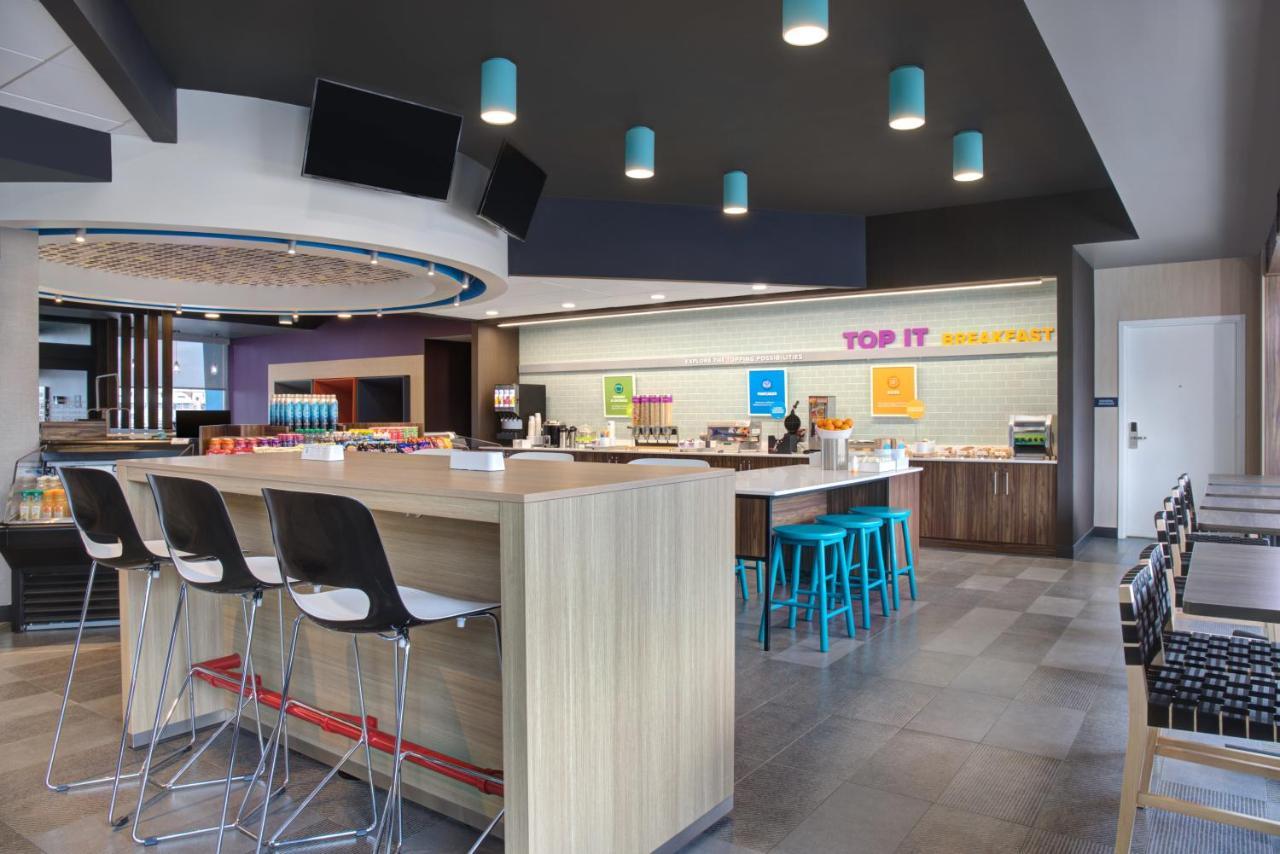 Tru By Hilton Toronto Airport West Hotel Mississauga Exterior photo